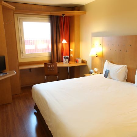 Ibis Alcala De Henares La Garena Hotel Exterior photo