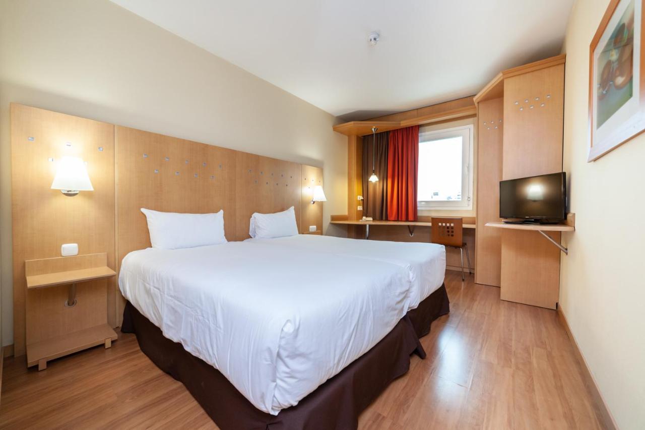 Ibis Alcala De Henares La Garena Hotel Exterior photo