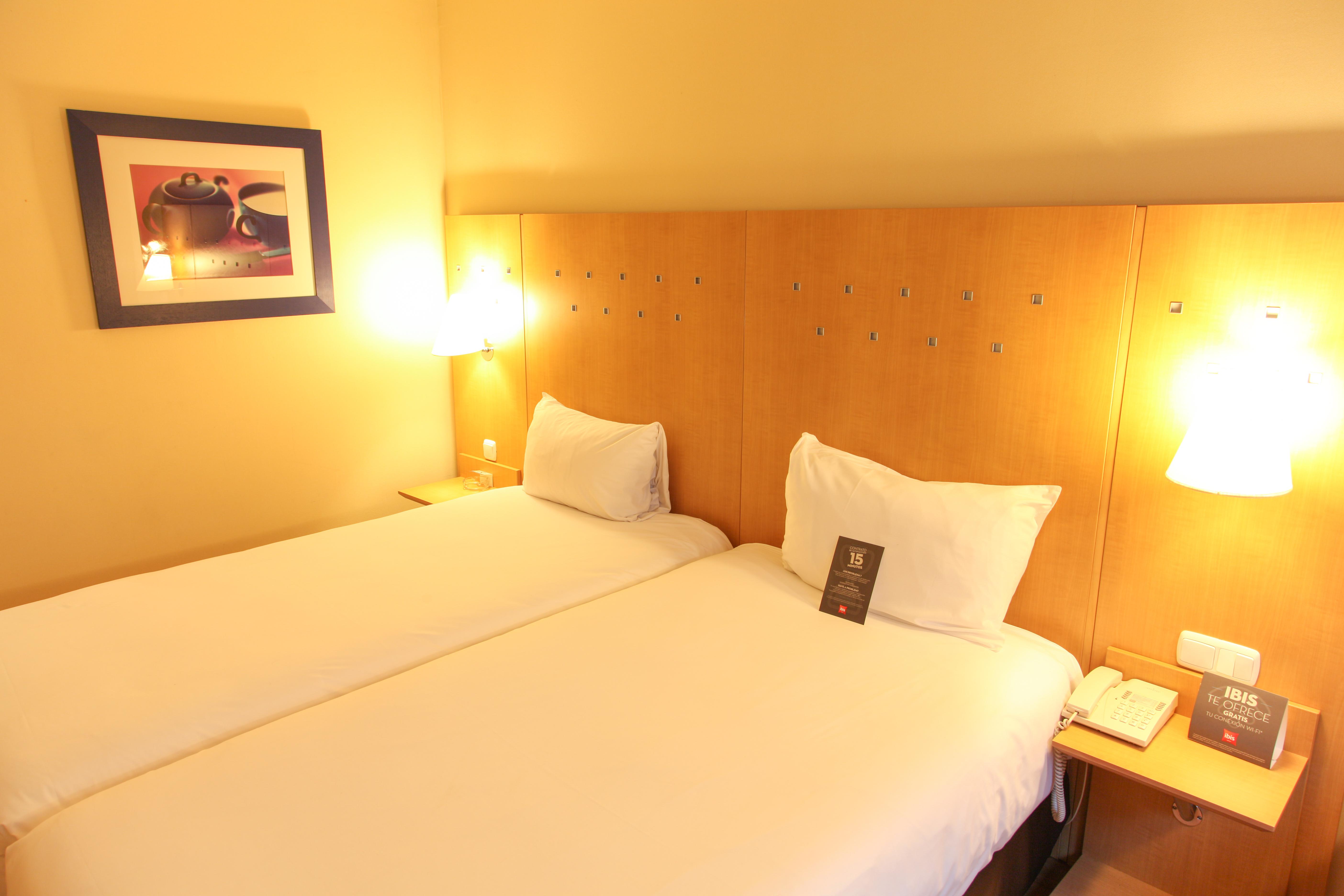 Ibis Alcala De Henares La Garena Hotel Exterior photo