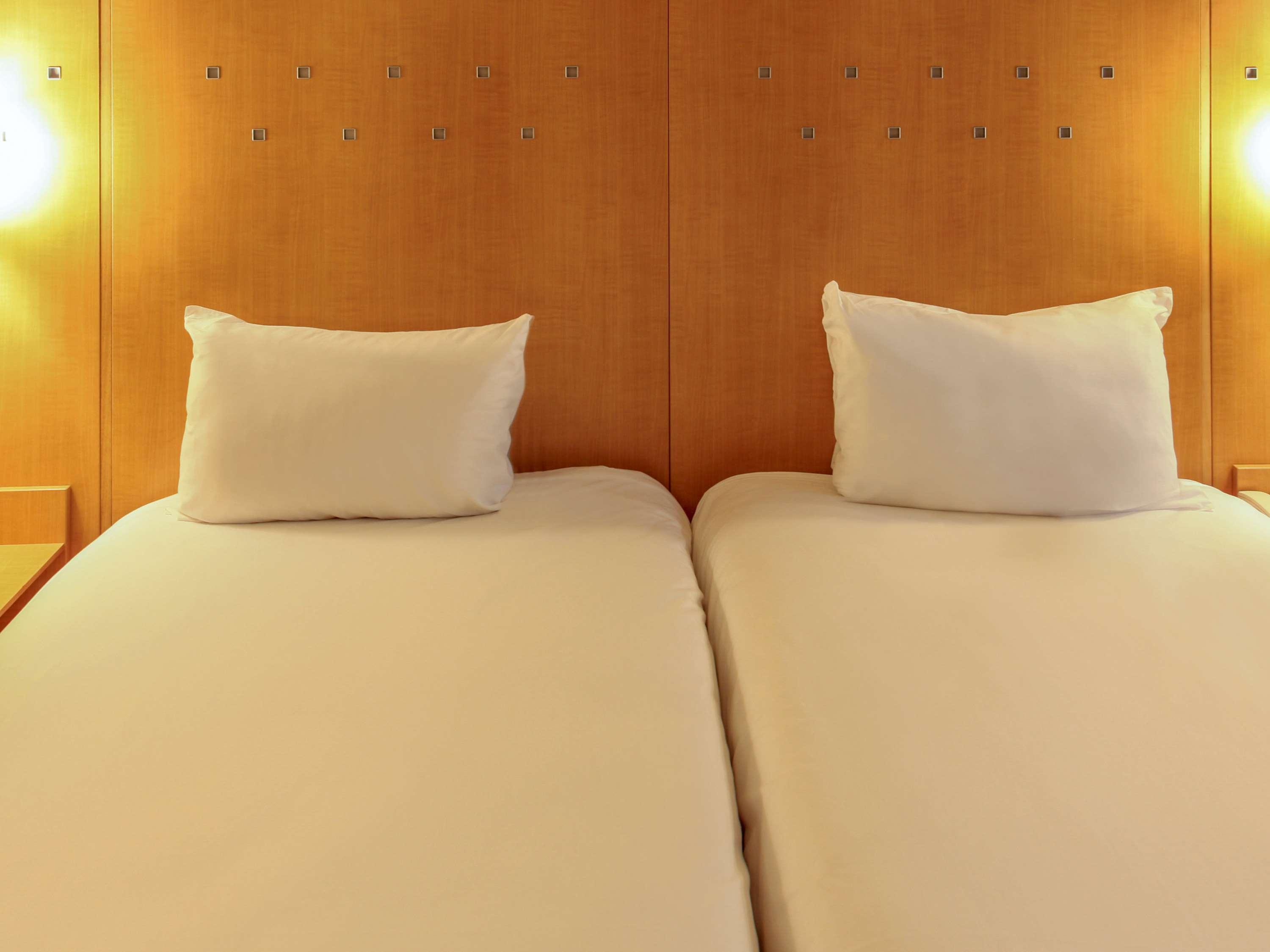 Ibis Alcala De Henares La Garena Hotel Exterior photo