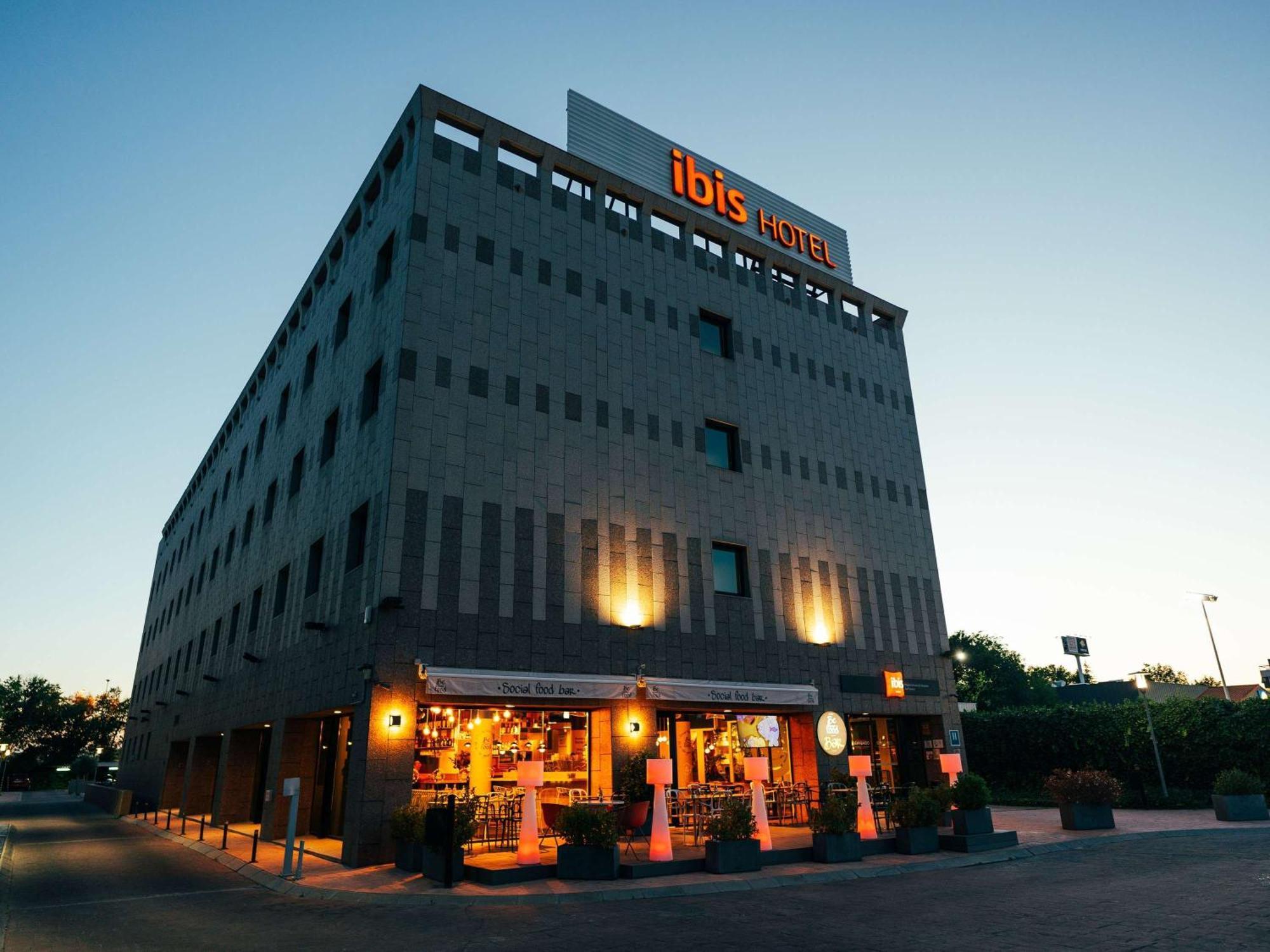 Ibis Alcala De Henares La Garena Hotel Exterior photo